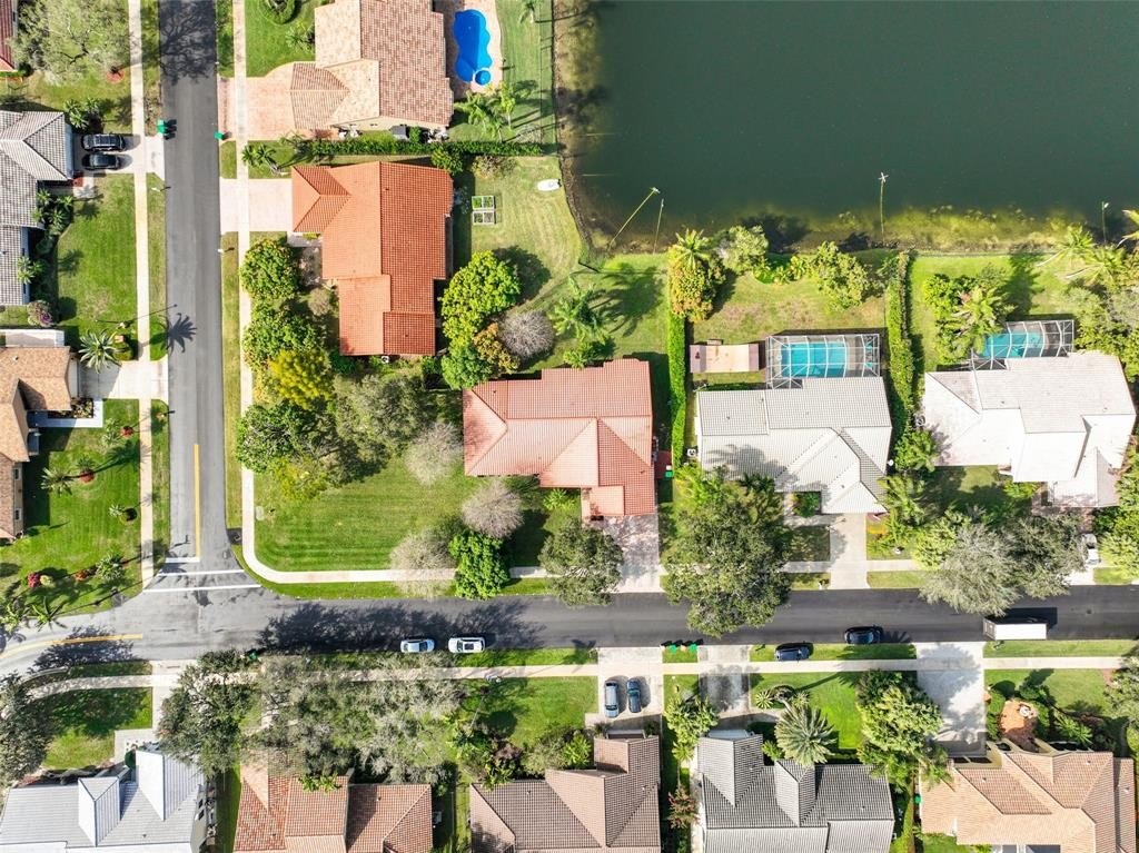 Davie, Florida, 33324, United States, 4 Bedrooms Bedrooms, ,3 BathroomsBathrooms,Residential,For Sale,1975060