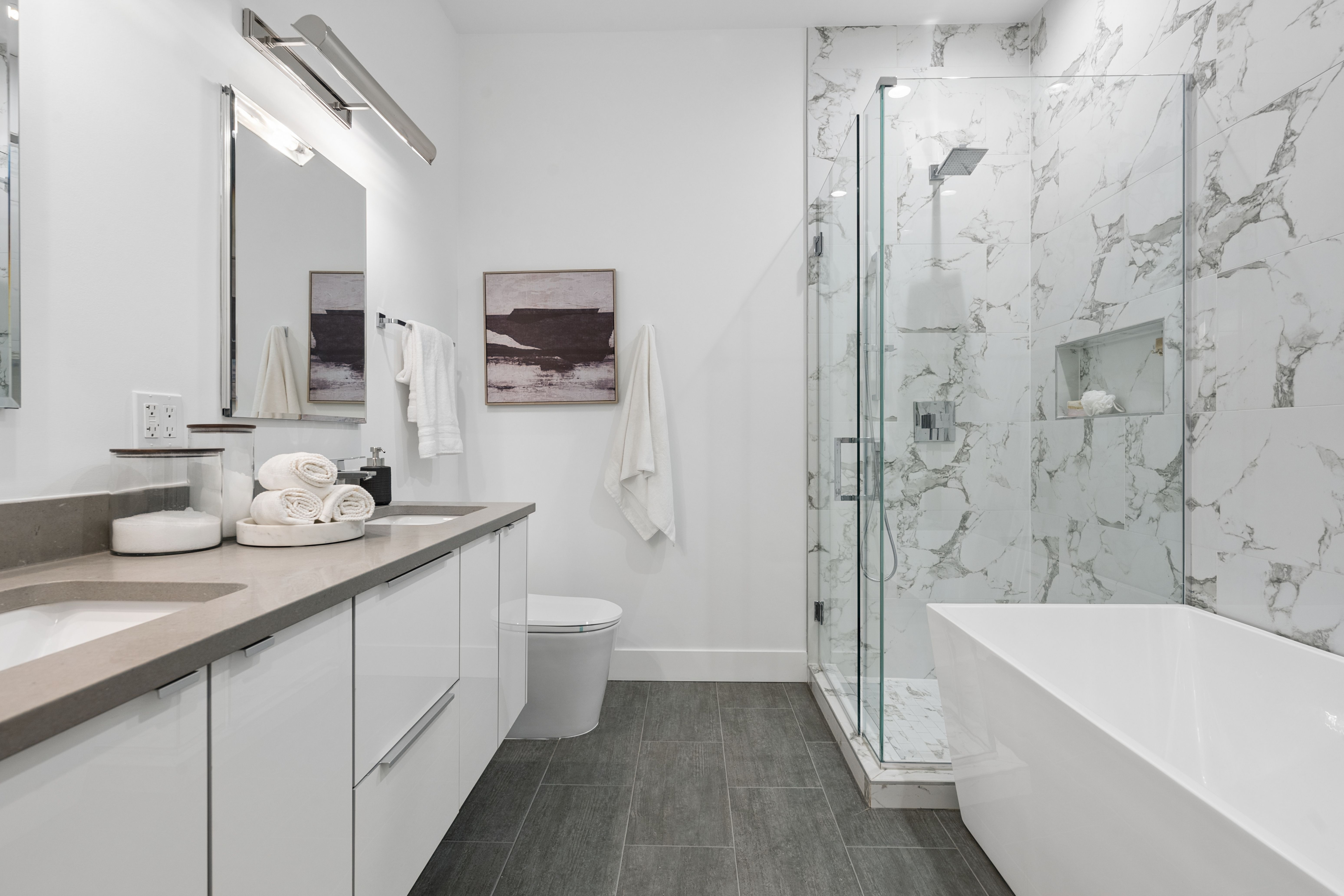  Sophisticated Three-bedroom, Two-bath Residence - 物件實景