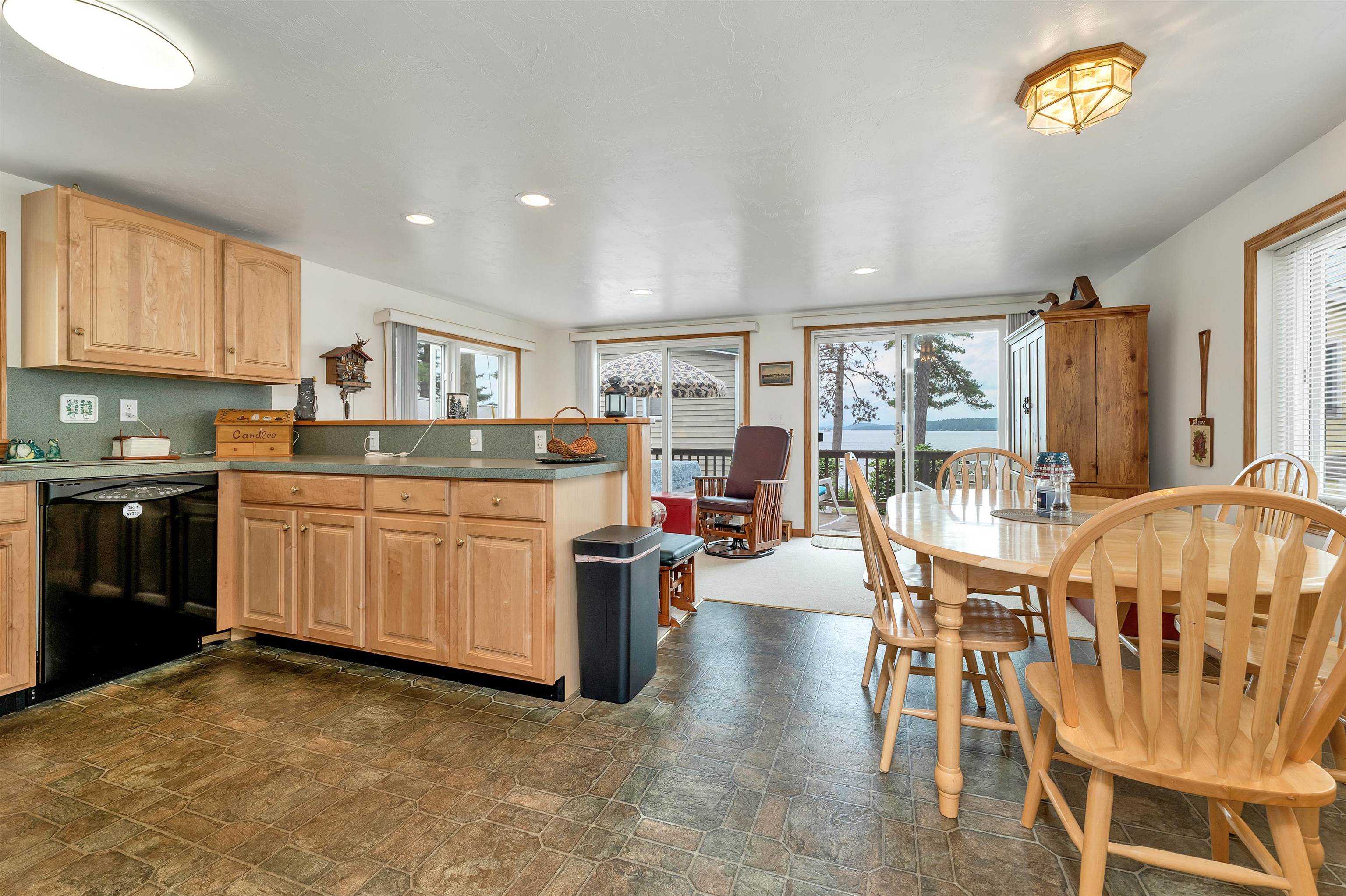 Gilford, New Hampshire, 03249, United States, 2 Bedrooms Bedrooms, ,2 BathroomsBathrooms,Residential,For Sale,1882467
