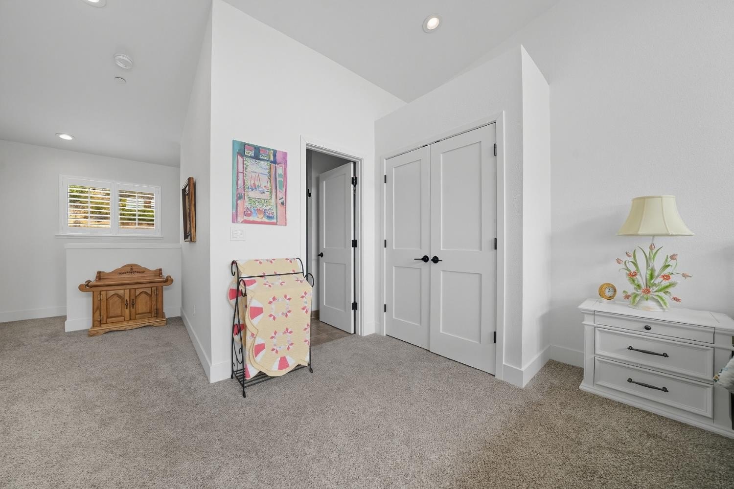 Mountain Ranch, California, 95246, United States, 4 Bedrooms Bedrooms, ,3 BathroomsBathrooms,Residential,For Sale,1976559