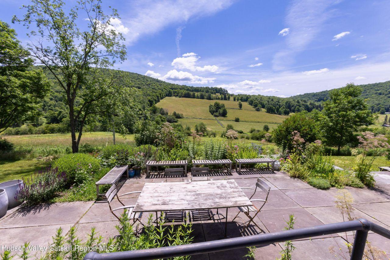 Bovina, New York, 13740, United States, 4 Bedrooms Bedrooms, ,2 BathroomsBathrooms,Residential,For Sale,1826483