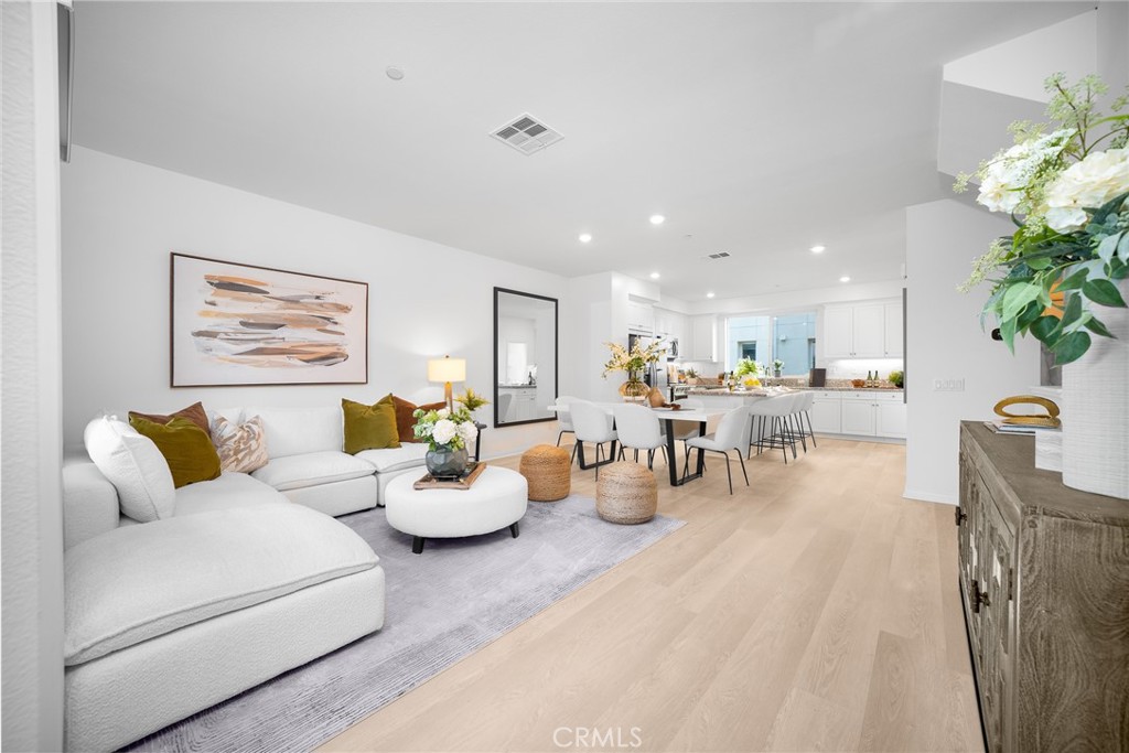 Irvine, California, 92614, United States, 3 Bedrooms Bedrooms, ,3 BathroomsBathrooms,Residential,For Sale,1988999