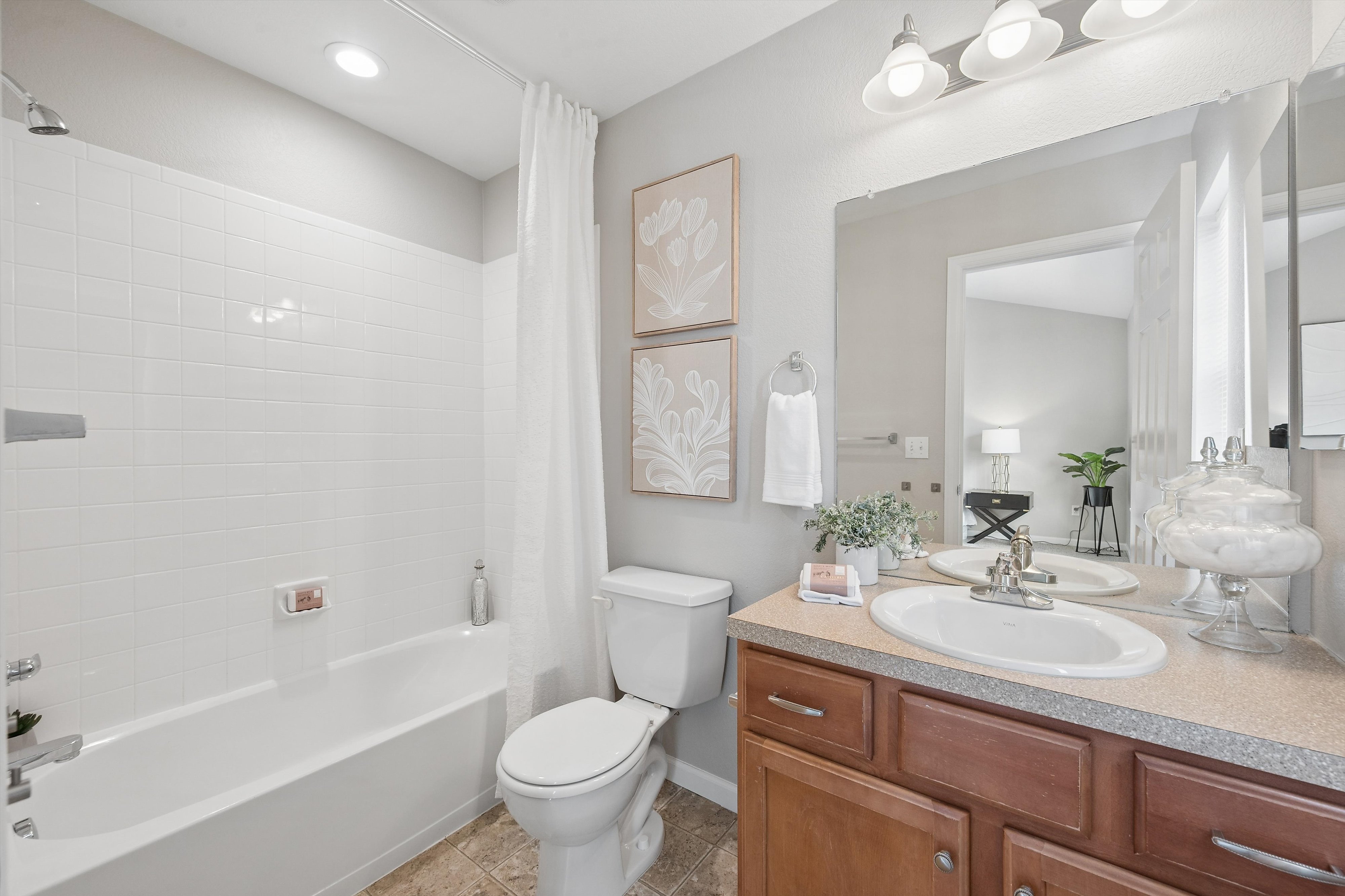  Charming Townhome In Sought After Central Park Location - 物件實景