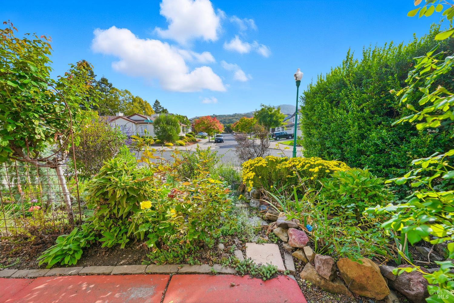 Santa Rosa, California, 95404, United States, 3 Bedrooms Bedrooms, ,2 BathroomsBathrooms,Residential,For Sale,1982129