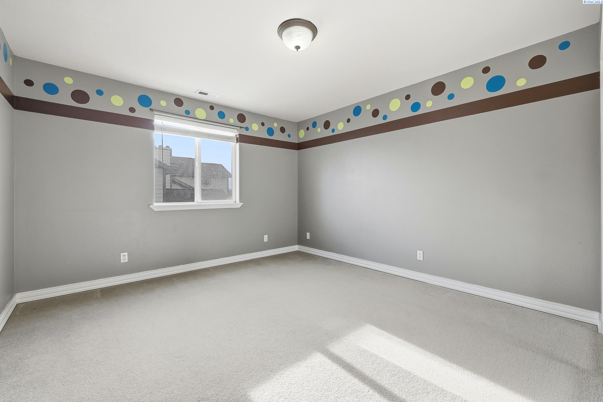 Pasco, Washington, 99301, United States, 3 Bedrooms Bedrooms, ,3 BathroomsBathrooms,Residential,For Sale,1998490