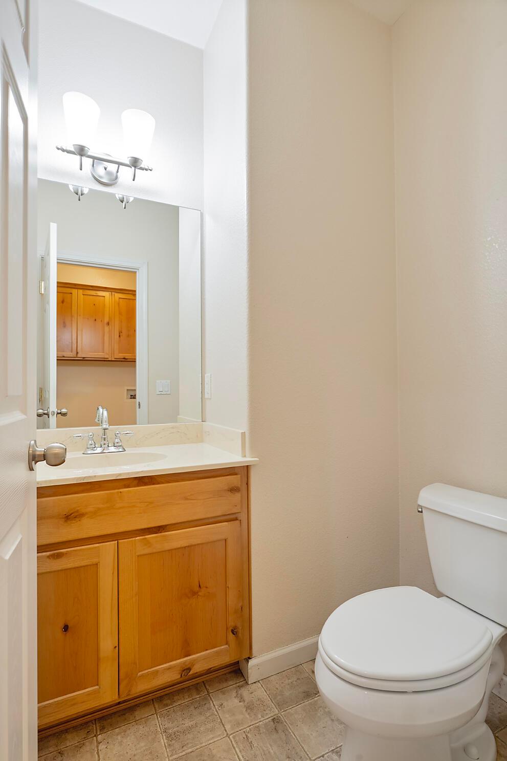Grants Pass, Oregon, 97526, United States, 3 Bedrooms Bedrooms, ,3 BathroomsBathrooms,Residential,For Sale,1960642