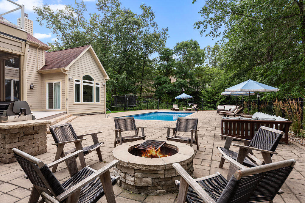 New Buffalo, Michigan, 49117, United States, 5 Bedrooms Bedrooms, ,4 BathroomsBathrooms,Residential,For Sale,1940411