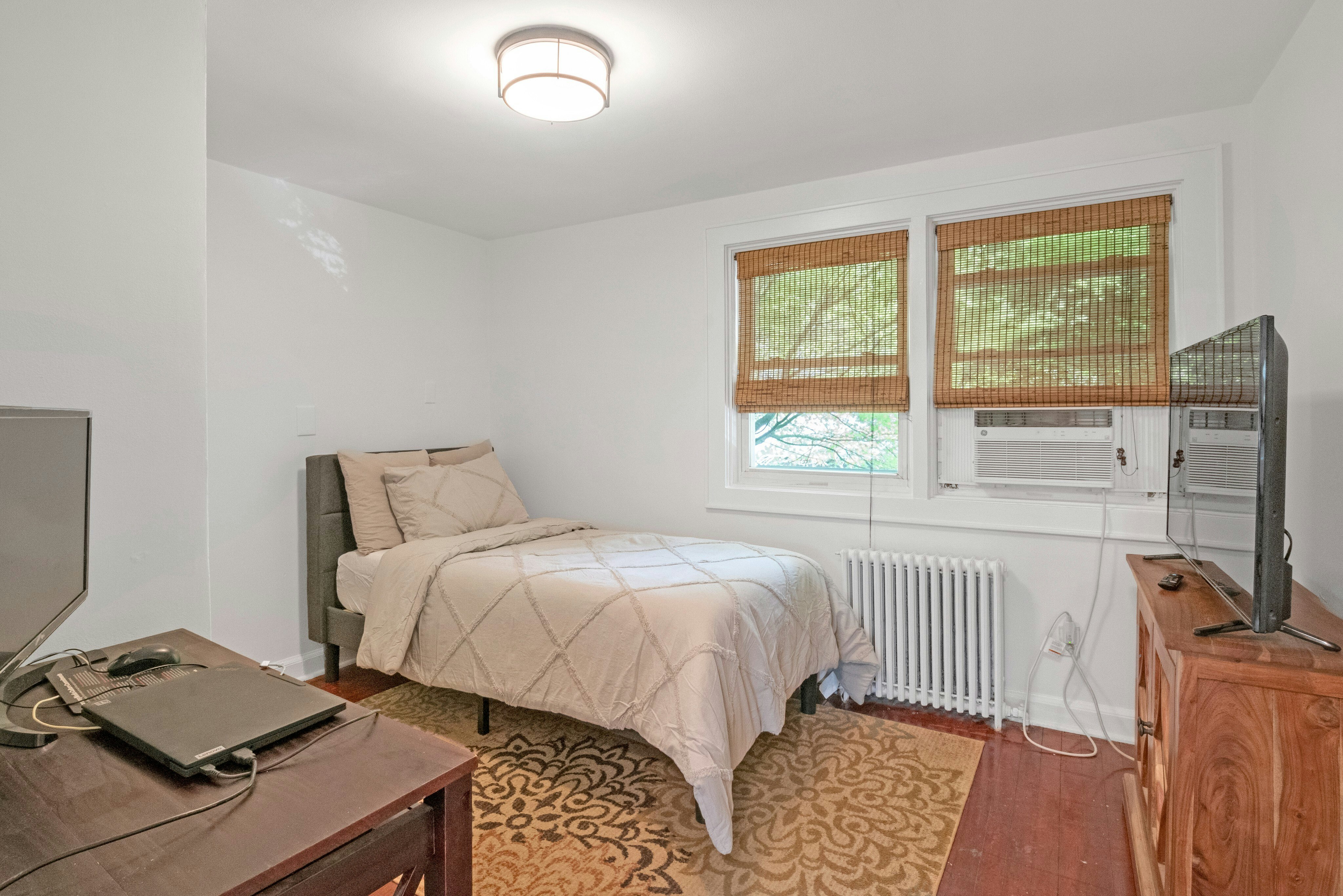  199 Taxter Road - 物件實景