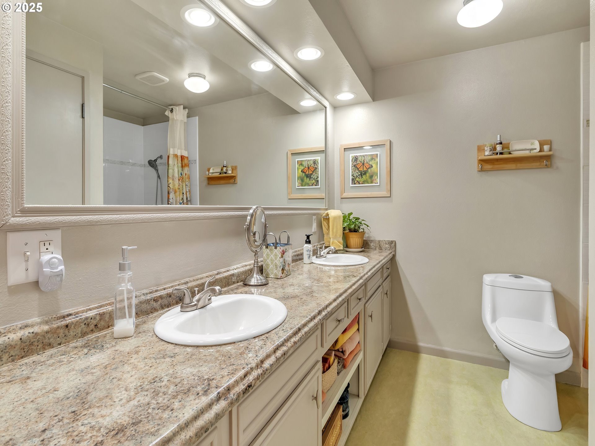McMinnville, Oregon, 97128, United States, 3 Bedrooms Bedrooms, ,2 BathroomsBathrooms,Residential,For Sale,1901824