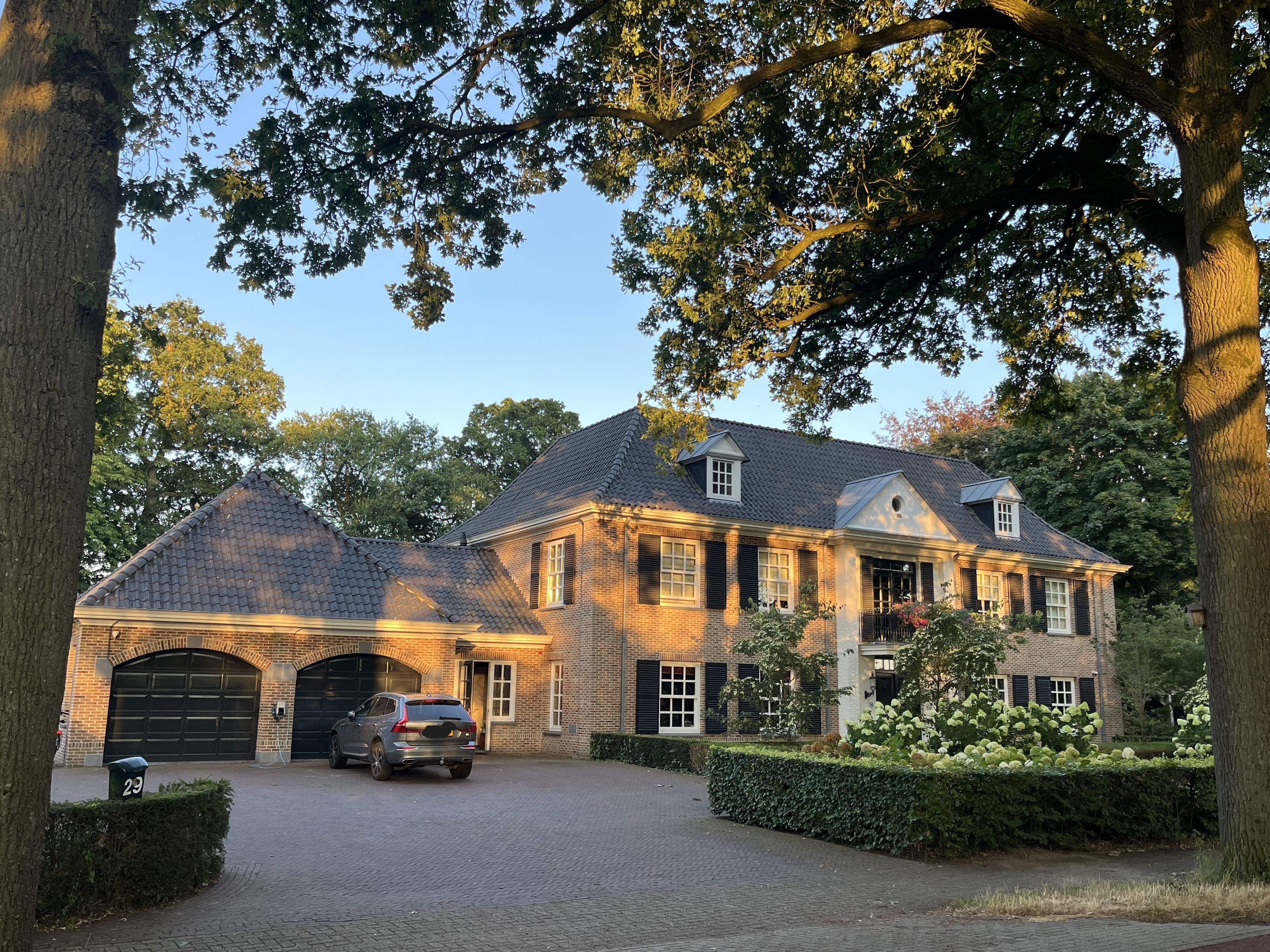  Stately elegance with a contemporary soul – a unique family residence - 物件實景