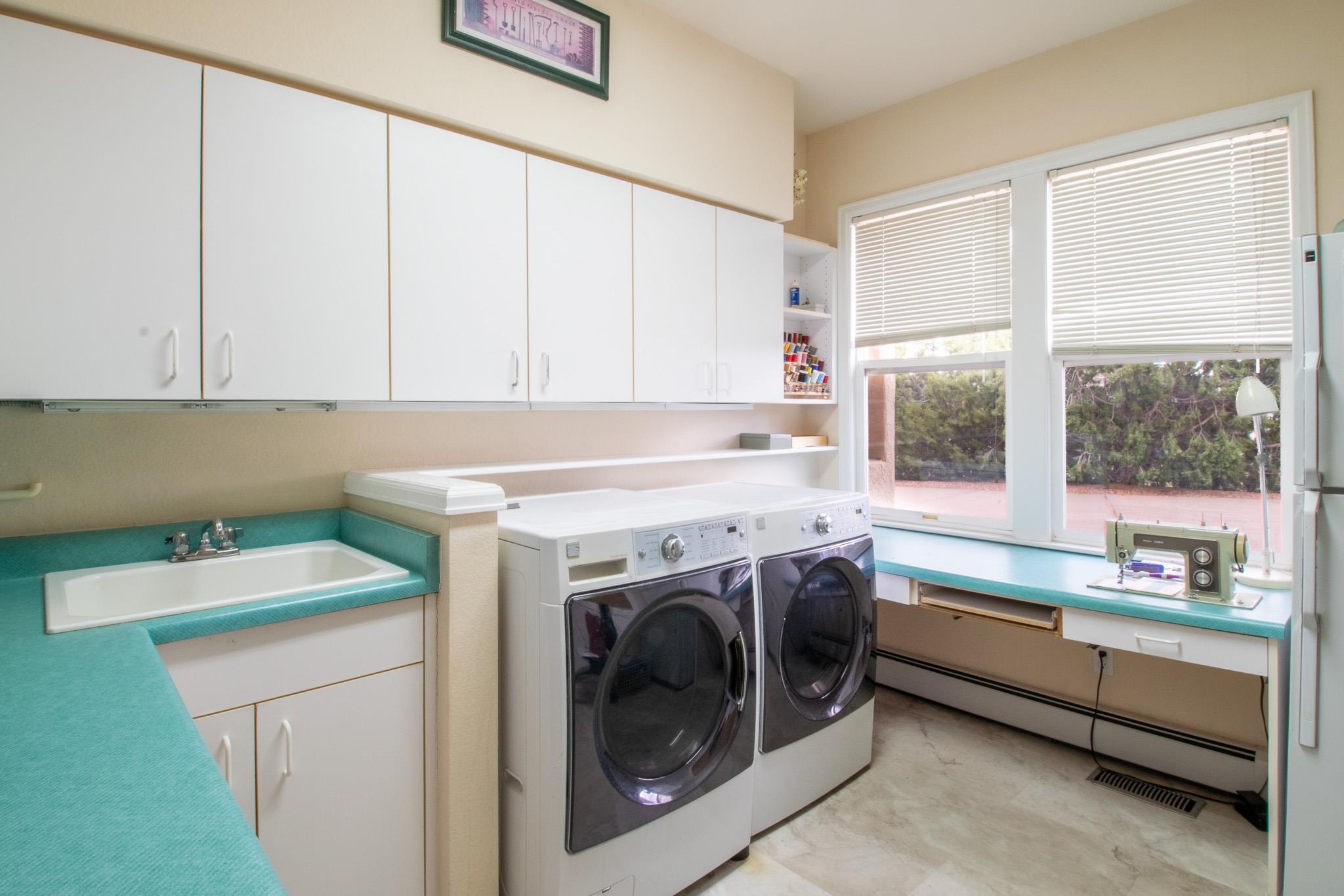 Grand Junction, Colorado, 81507, United States, 5 Bedrooms Bedrooms, ,3 BathroomsBathrooms,Residential,For Sale,1989085