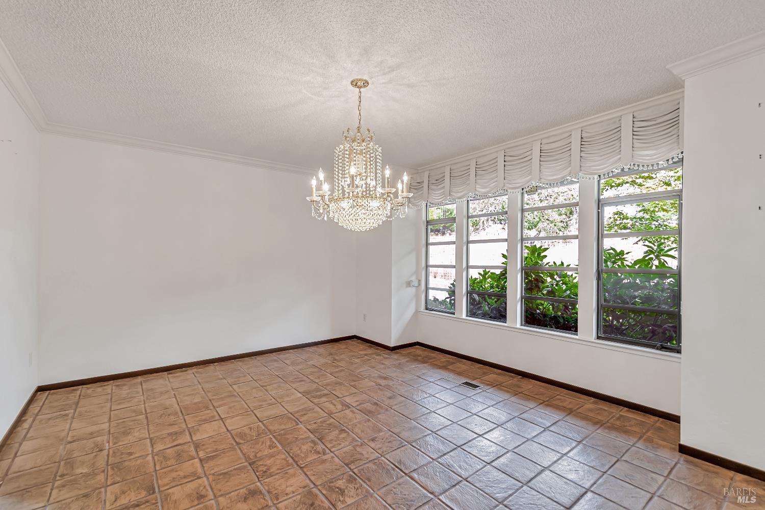 Sebastopol, California, 95472, United States, 3 Bedrooms Bedrooms, ,3 BathroomsBathrooms,Residential,For Sale,1895482