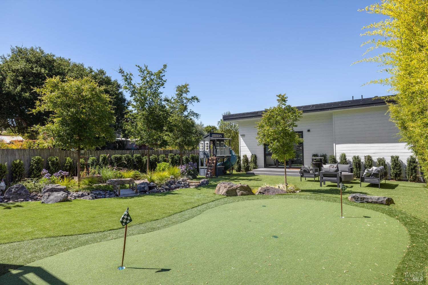 Petaluma, California, 94952, United States, 3 Bedrooms Bedrooms, ,2 BathroomsBathrooms,Residential,For Sale,1977520