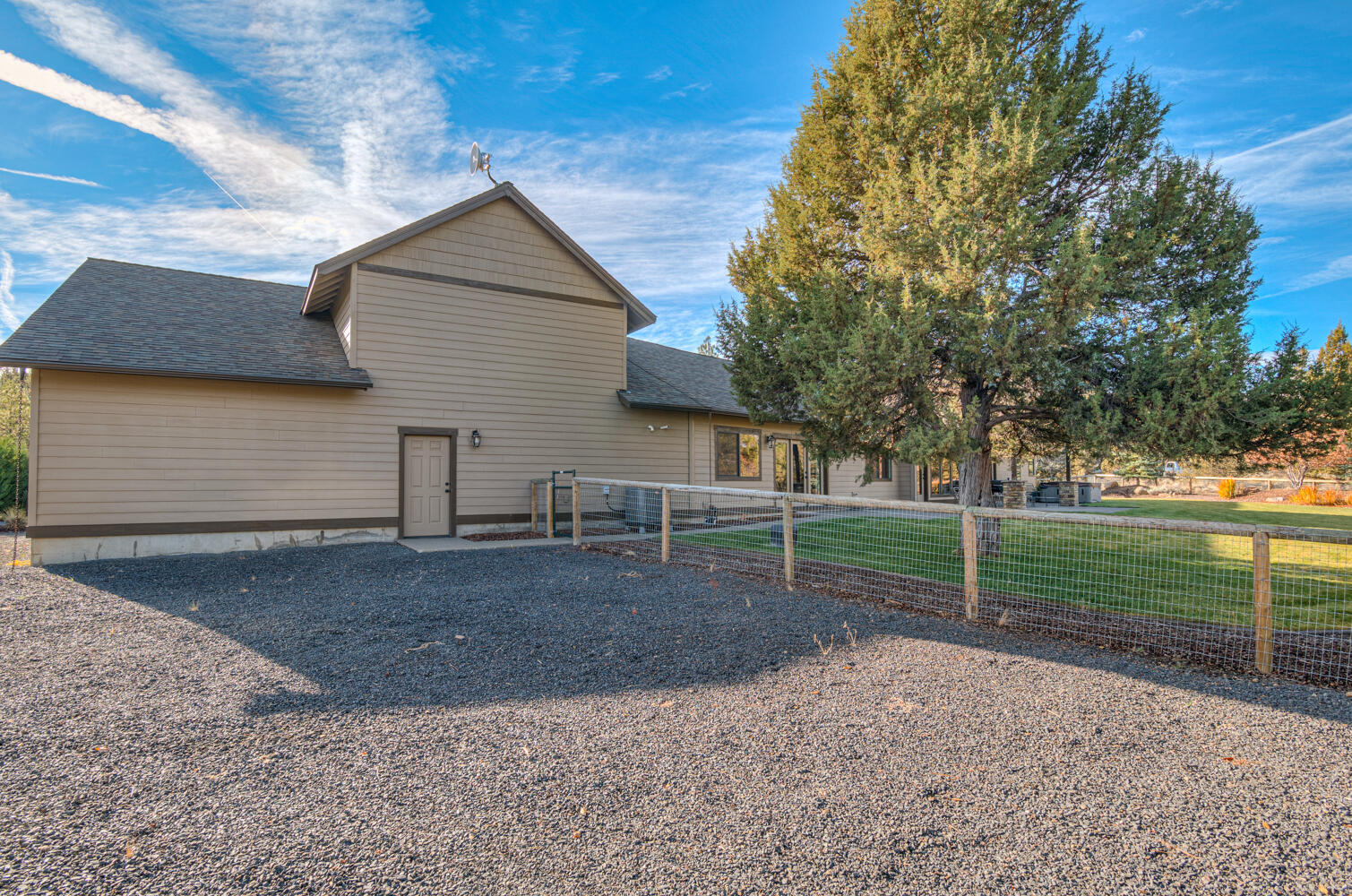 Bend, Oregon, 97703, United States, 3 Bedrooms Bedrooms, ,3 BathroomsBathrooms,Residential,For Sale,1984485