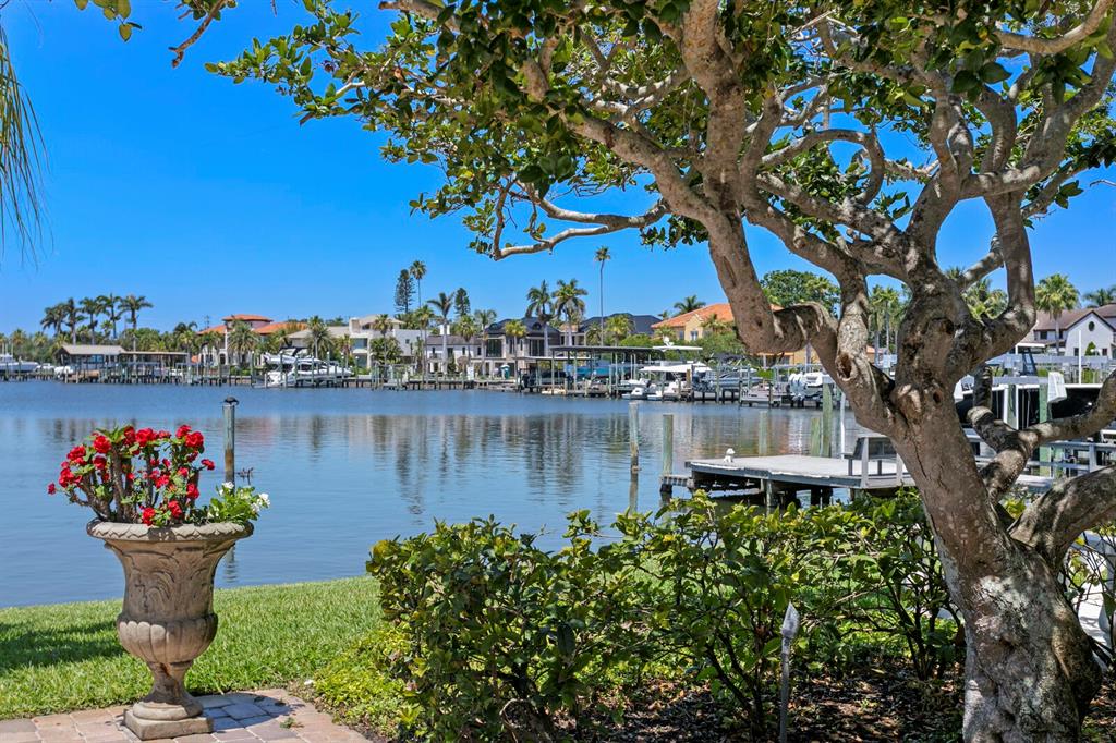 St Petersburg, Florida, 33704, United States, 4 Bedrooms Bedrooms, ,5 BathroomsBathrooms,Residential,For Sale,1794031