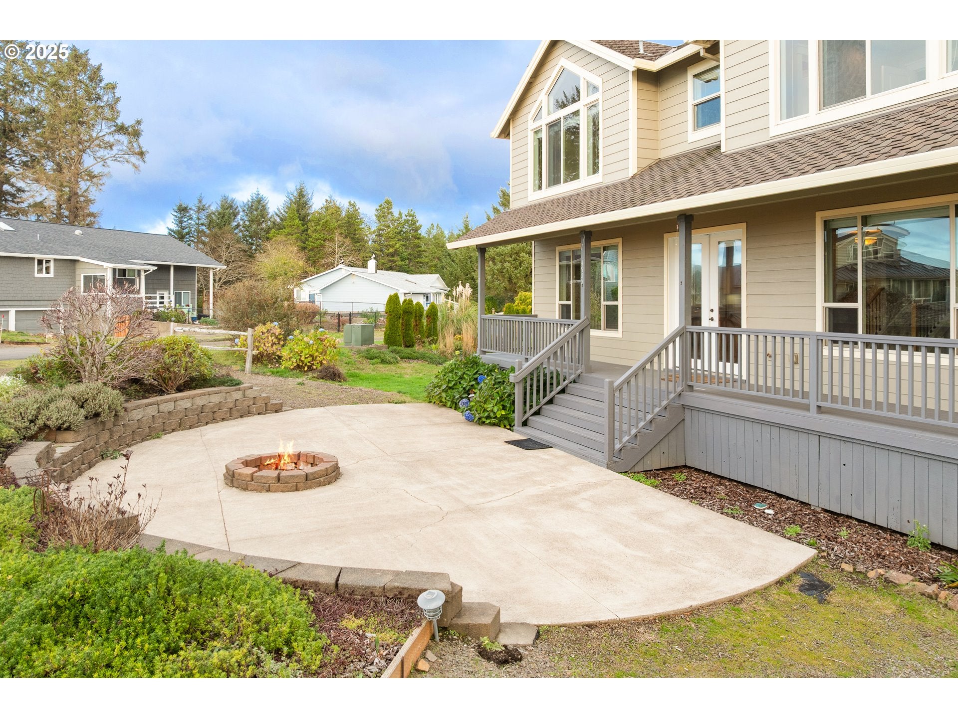 Tillamook, Oregon, 97141, United States, 3 Bedrooms Bedrooms, ,4 BathroomsBathrooms,Residential,For Sale,1998230