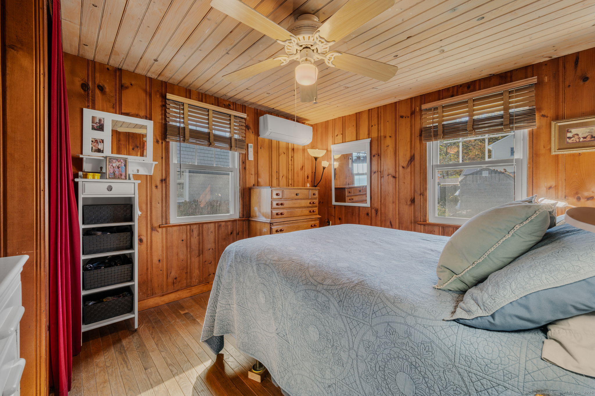 East Lyme, Connecticut, 06357, United States, 3 Bedrooms Bedrooms, ,1 BathroomBathrooms,Residential,For Sale,1987799