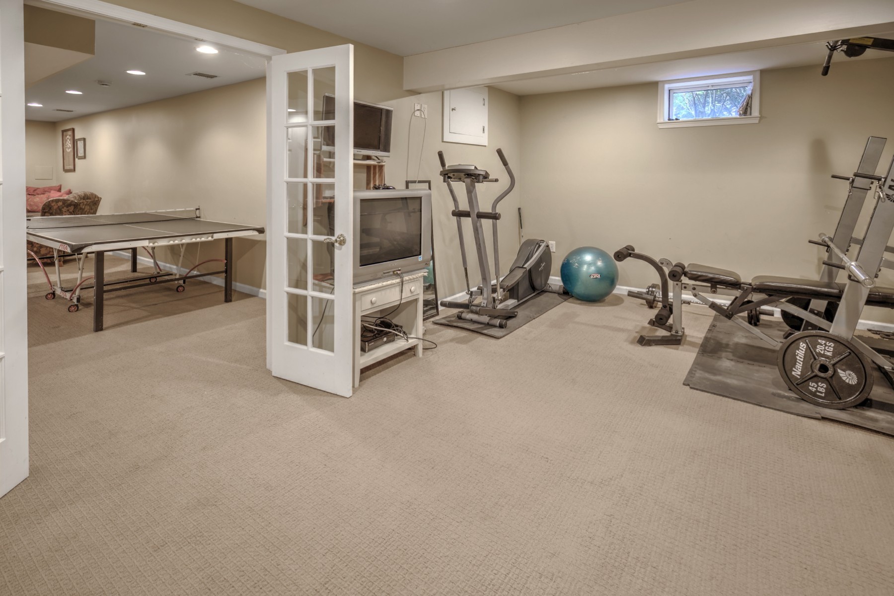  Thoughtfully Designed Living Space Balances Luxury and Everyday Functionality - 物件實景