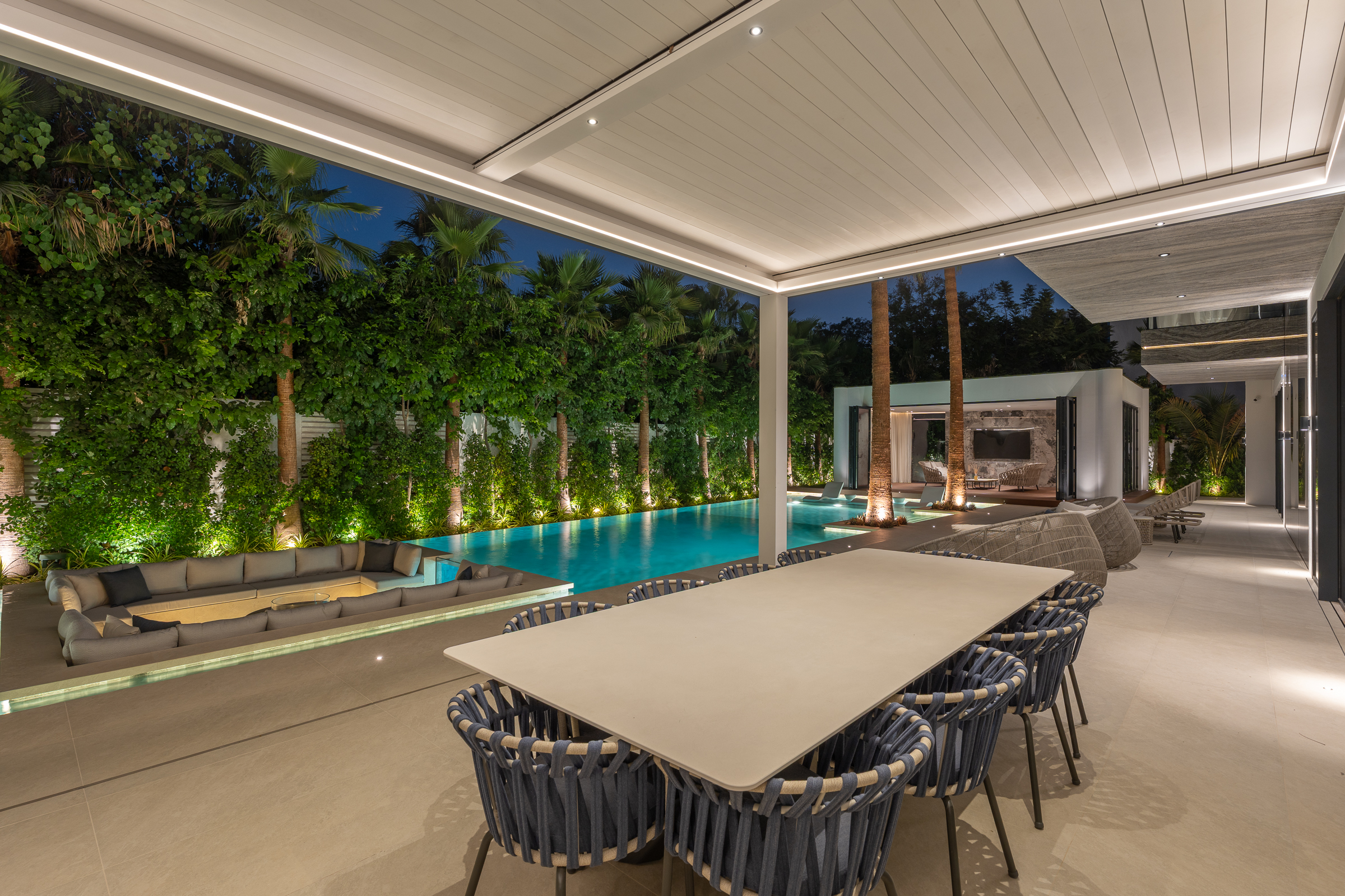  Outstanding Ready-to-Move Villa in Al Barari - 物件實景