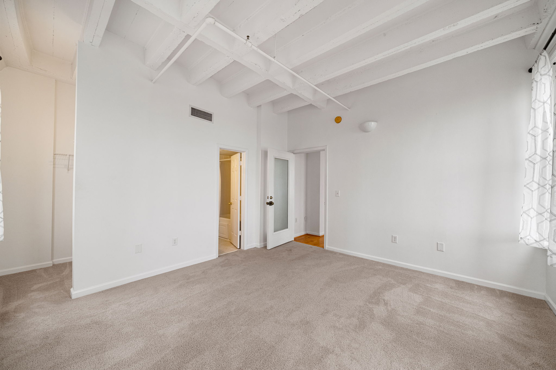  Beautifully Maintained Two Bedroom Condo in the Historic William Oliver Building - 物件實景