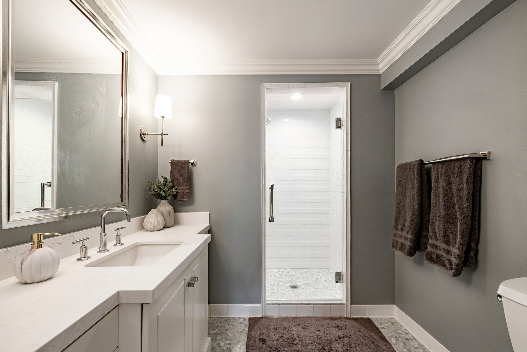  BEAUTIFULLY UPDATED FEDERAL HEIGHTS TWO STORY HOME - 物件實景