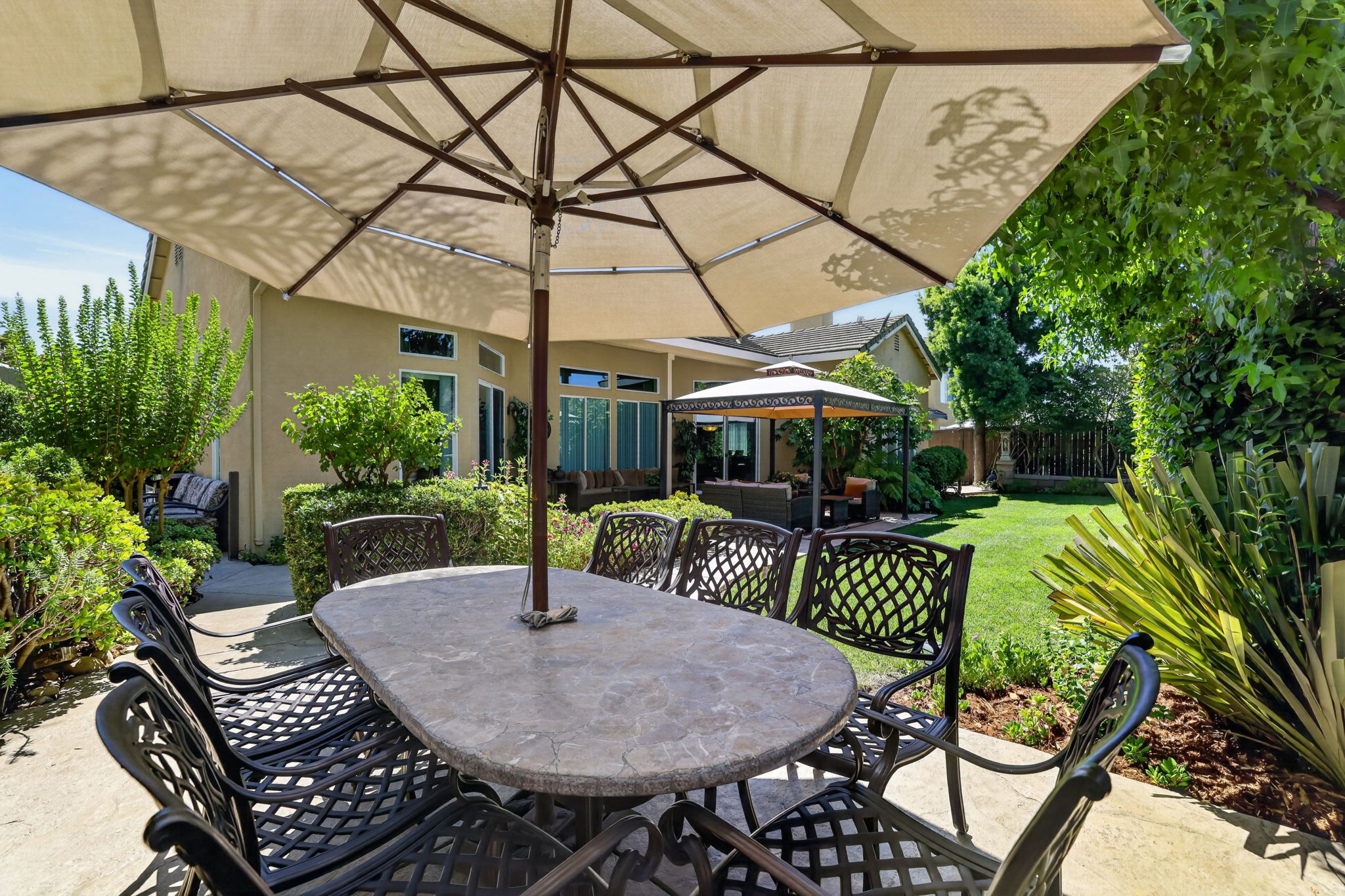 3729 Lake Terrace Drive, Elk Grove, CA 95758 - 物件實景