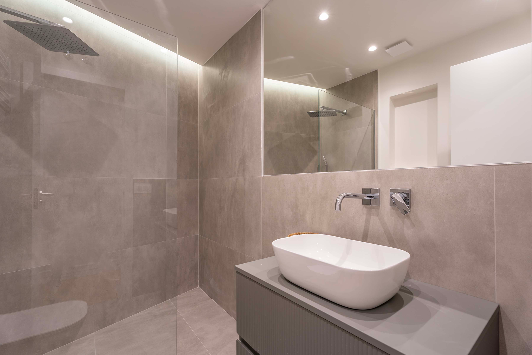  Renovated flat with 3 bedrooms, 4 bathrooms, and garage - 物件實景