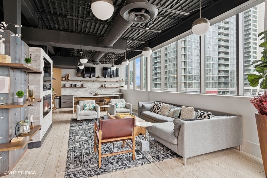 Chicago, Illinois, 60661, United States, 2 Bedrooms Bedrooms, ,2 BathroomsBathrooms,Residential,For Sale,1942571