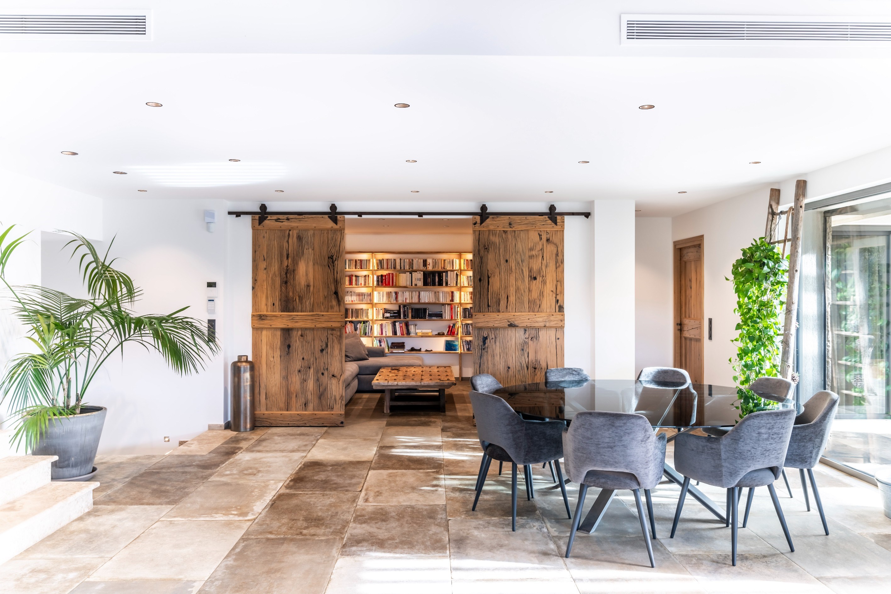  Mougins near Cannes, contemporary villa 283 sqm with pool in secure estate - 物件實景