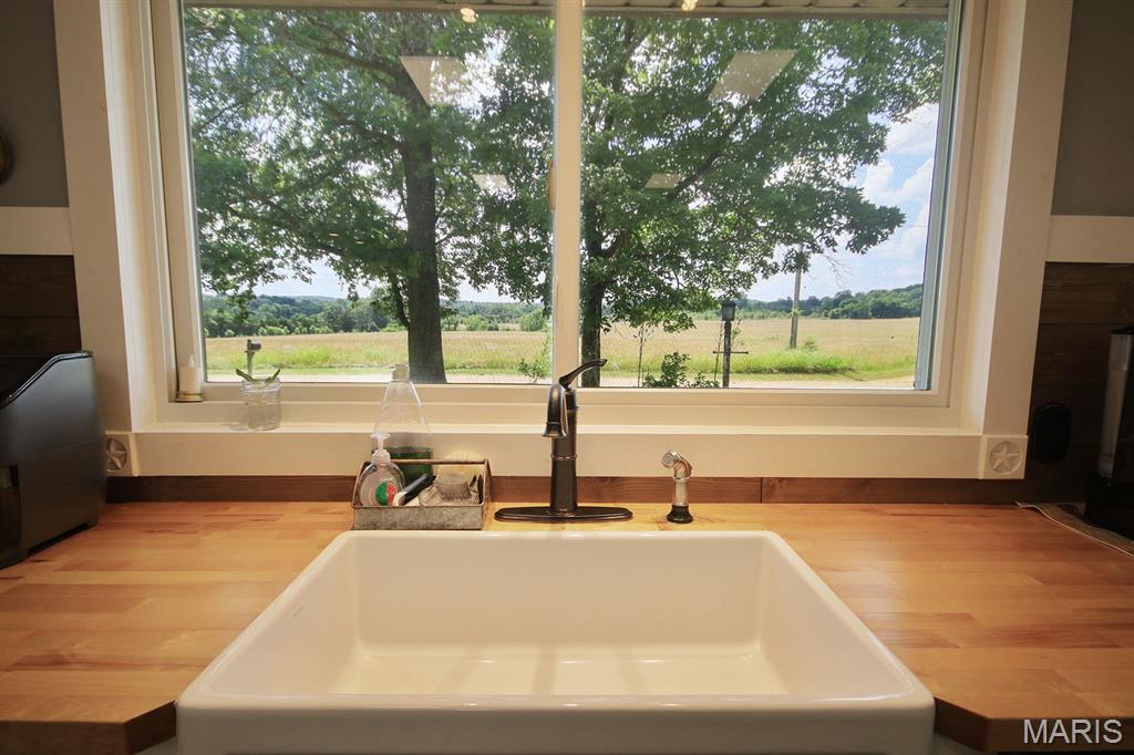 Lebanon, Missouri, 65536, United States, 3 Bedrooms Bedrooms, ,2 BathroomsBathrooms,Residential,For Sale,1982257