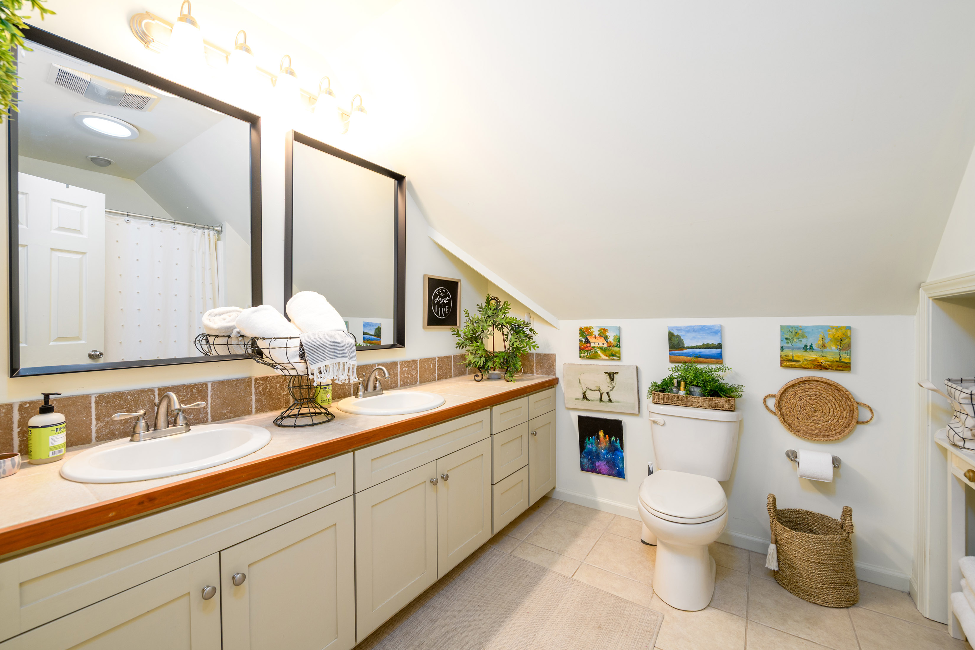  Lakefront Estate with Private Dock, Guest Home and Pool - 物件實景