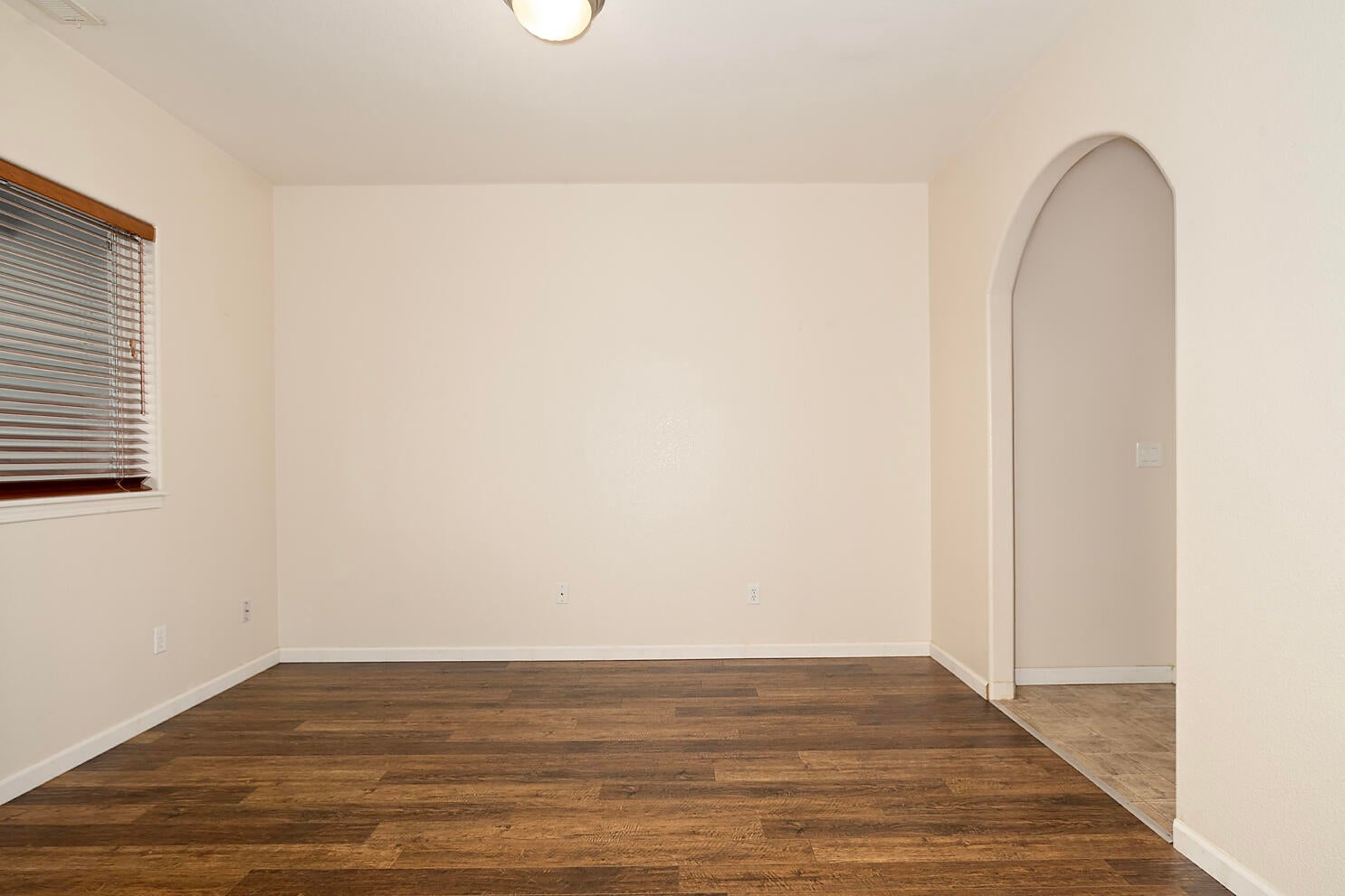 Grants Pass, Oregon, 97526, United States, 3 Bedrooms Bedrooms, ,3 BathroomsBathrooms,Residential,For Sale,1994829