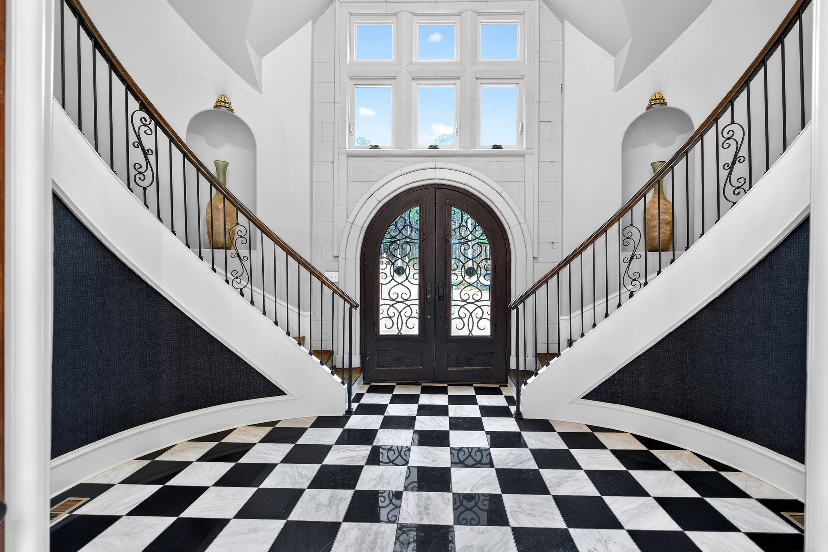  Secluded Sophistication on Over Six Acres with Winding Creek - 物件實景