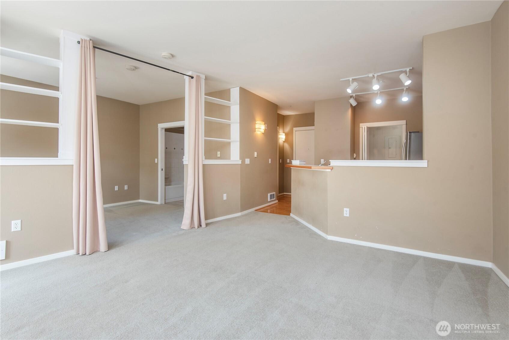 KIRKLAND, Washington, 98033, United States, 1 Bedroom Bedrooms, ,1 BathroomBathrooms,Residential,For Sale,1778230