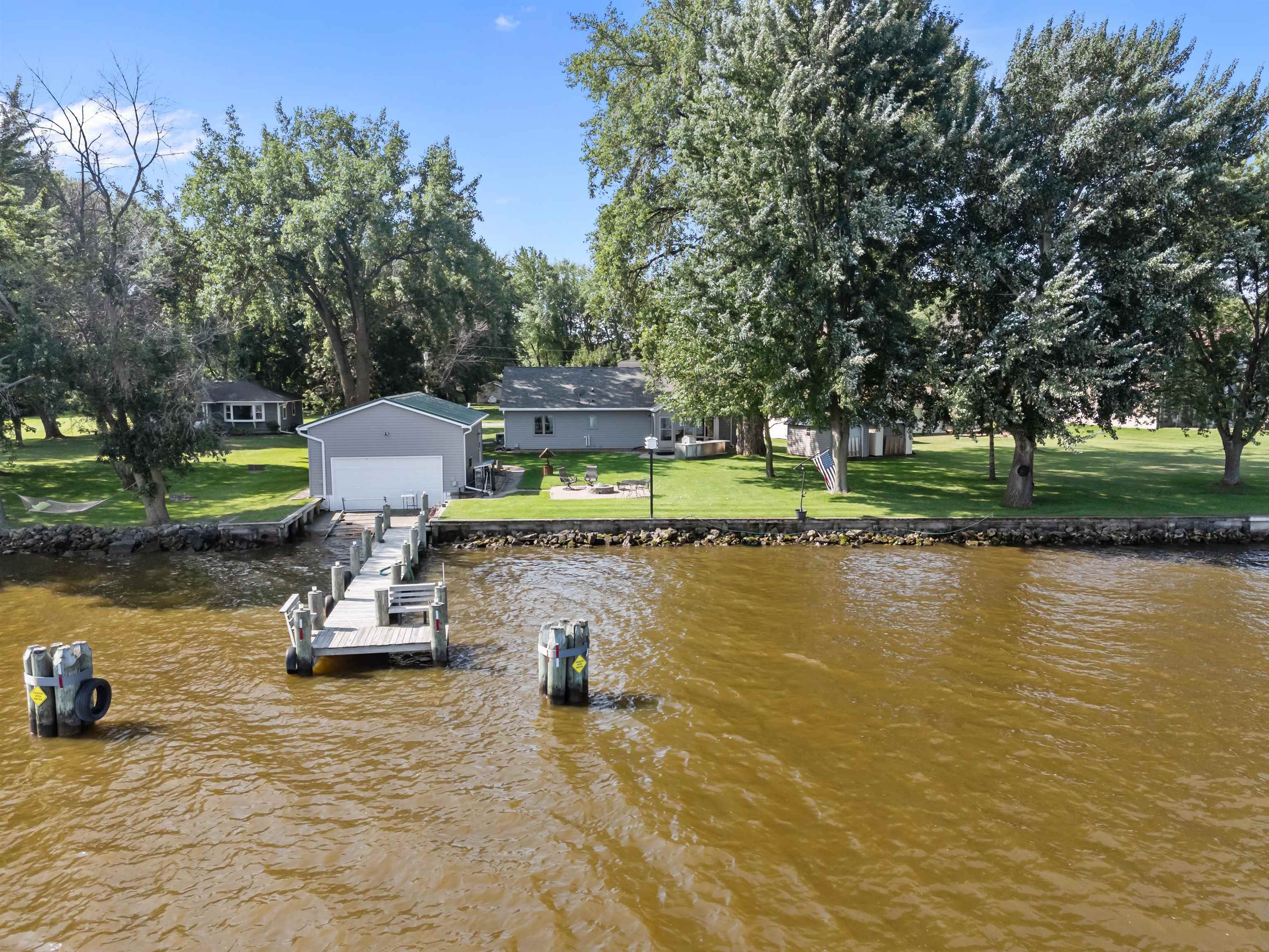 WINNECONNE, Wisconsin, 54986, United States, 2 Bedrooms Bedrooms, ,2 BathroomsBathrooms,Residential,For Sale,1926220