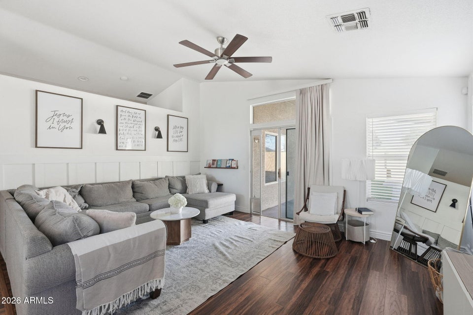 Chandler, Arizona, 85286, United States, 4 Bedrooms Bedrooms, ,2 BathroomsBathrooms,Residential,For Sale,2013567