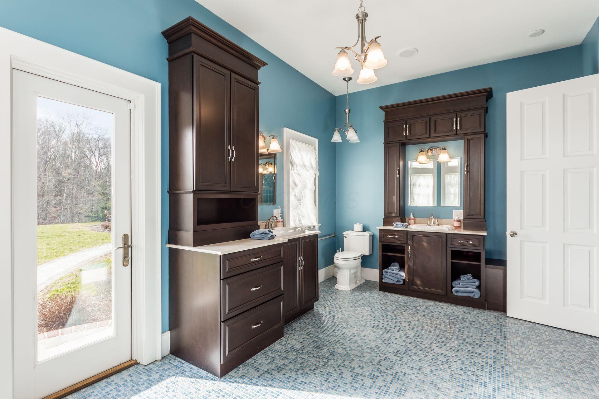 Rockbridge, Ohio, 43149, United States, 8 Bedrooms Bedrooms, ,10 BathroomsBathrooms,Residential,For Sale,1818163