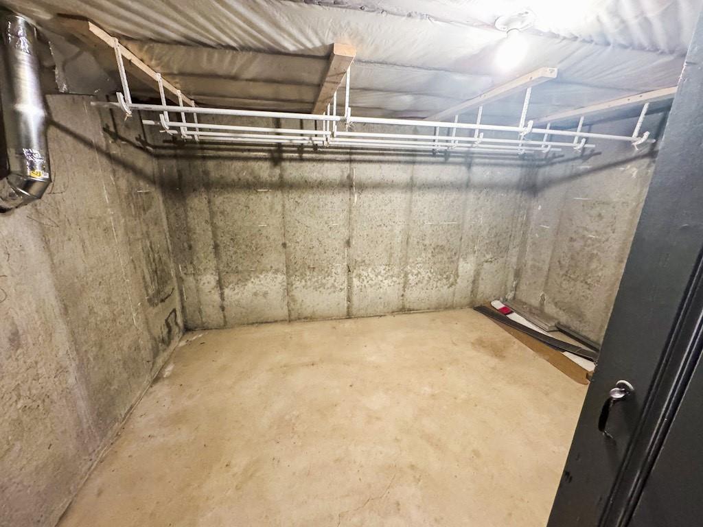 Westerly, Rhode Island, 02891, United States, 3 Bedrooms Bedrooms, ,2 BathroomsBathrooms,Residential,For Sale,1958331