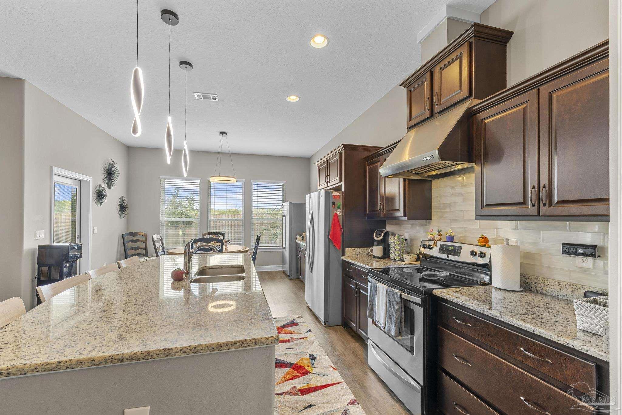 Navarre, Florida, 32566, United States, 4 Bedrooms Bedrooms, ,3 BathroomsBathrooms,Residential,For Sale,1924675