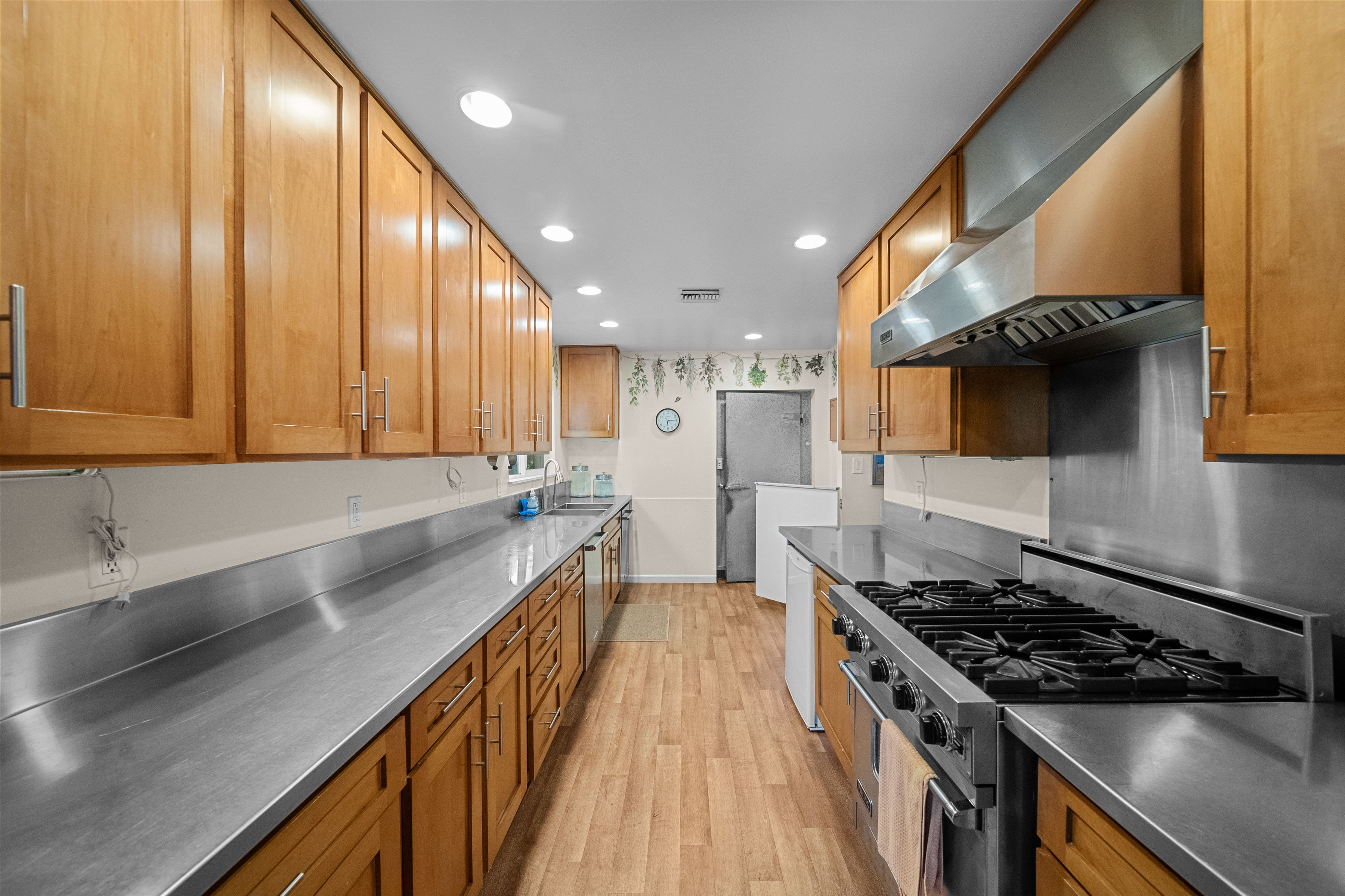  2025 Mckain Street - 物件實景