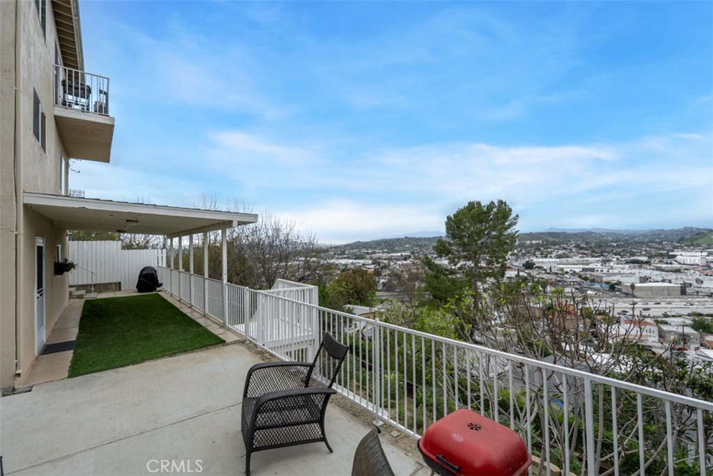 Los Angeles, California, 90063, United States, 5 Bedrooms Bedrooms, ,4 BathroomsBathrooms,Residential,For Sale,1759937
