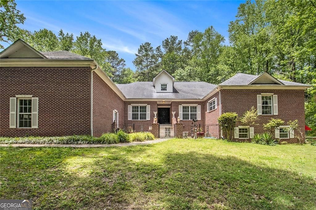 Atlanta, Georgia, 30331, United States, 5 Bedrooms Bedrooms, ,4 BathroomsBathrooms,Residential,For Sale,1908174