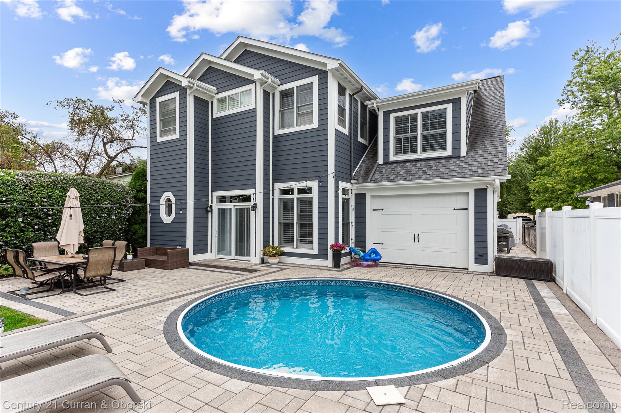 Plymouth, Michigan, 48170, United States, 4 Bedrooms Bedrooms, ,3 BathroomsBathrooms,Residential,For Sale,1941295