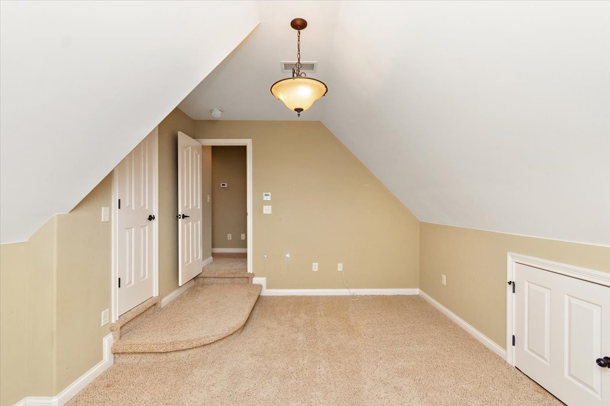 Clarksville, Tennessee, 37043, United States, 4 Bedrooms Bedrooms, ,4 BathroomsBathrooms,Residential,For Sale,1933080