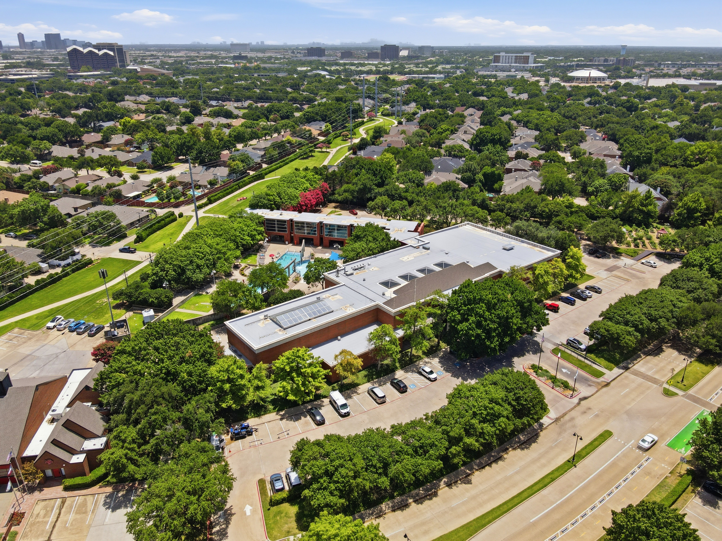  Updated Addison Gem  3 Beds + Game Room  Low-Maintenance Living - 物件實景