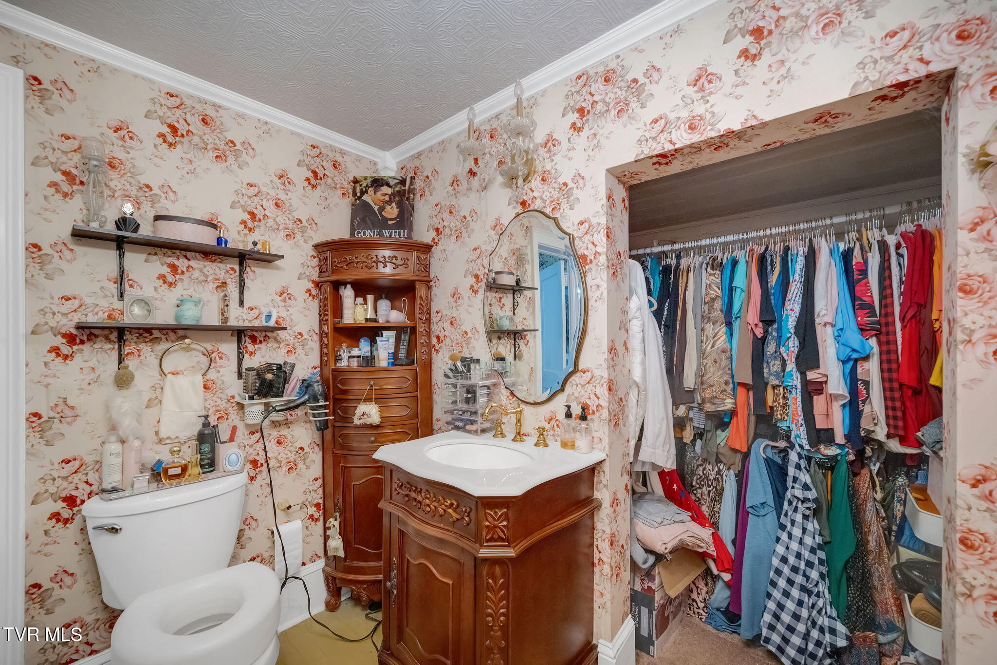 Roan Mountain, Tennessee, 37687, United States, 4 Bedrooms Bedrooms, ,2 BathroomsBathrooms,Residential,For Sale,2010992