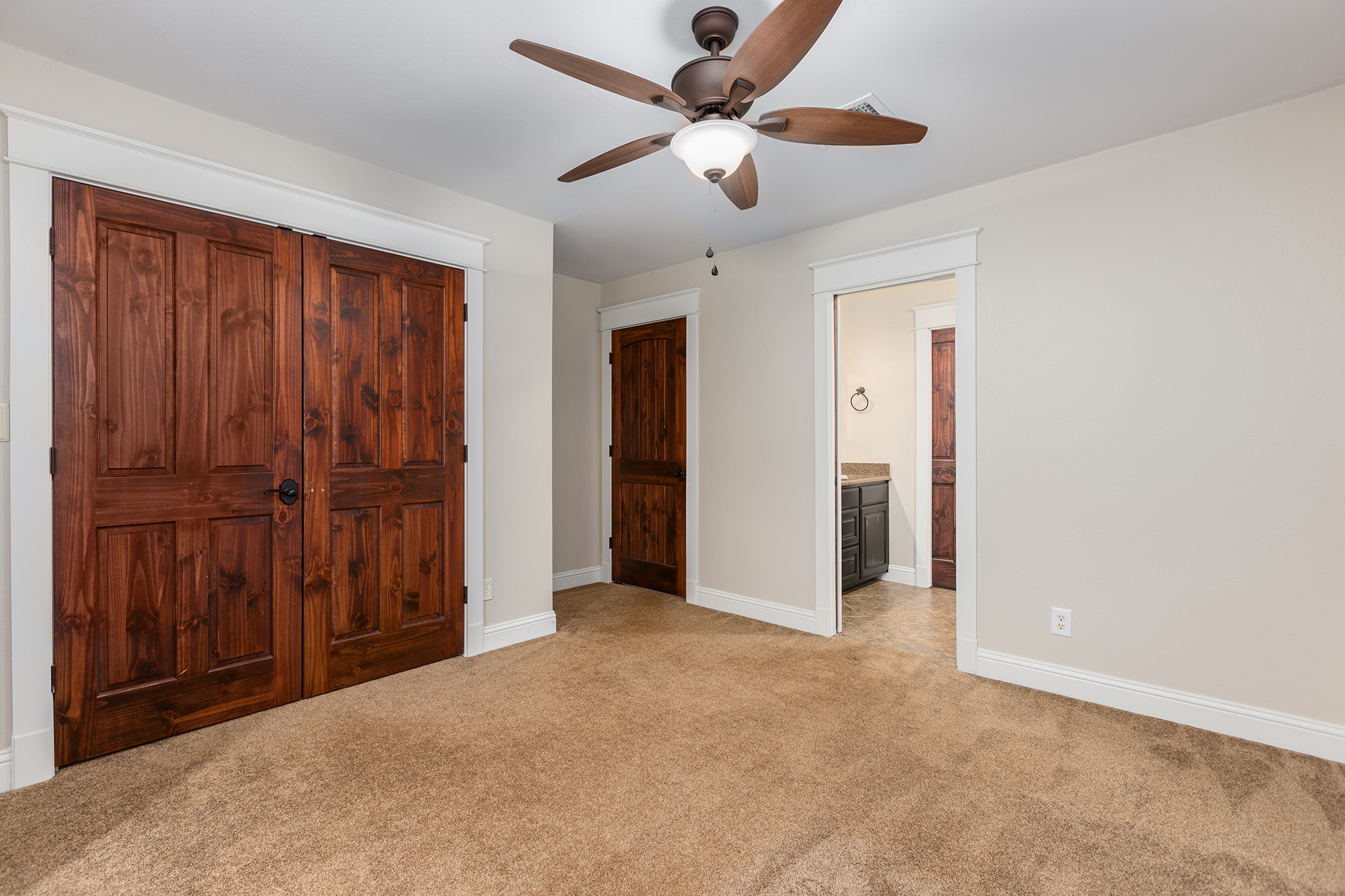 Bronson, Texas, 75930, United States, 5 Bedrooms Bedrooms, ,4 BathroomsBathrooms,Residential,For Sale,1944526