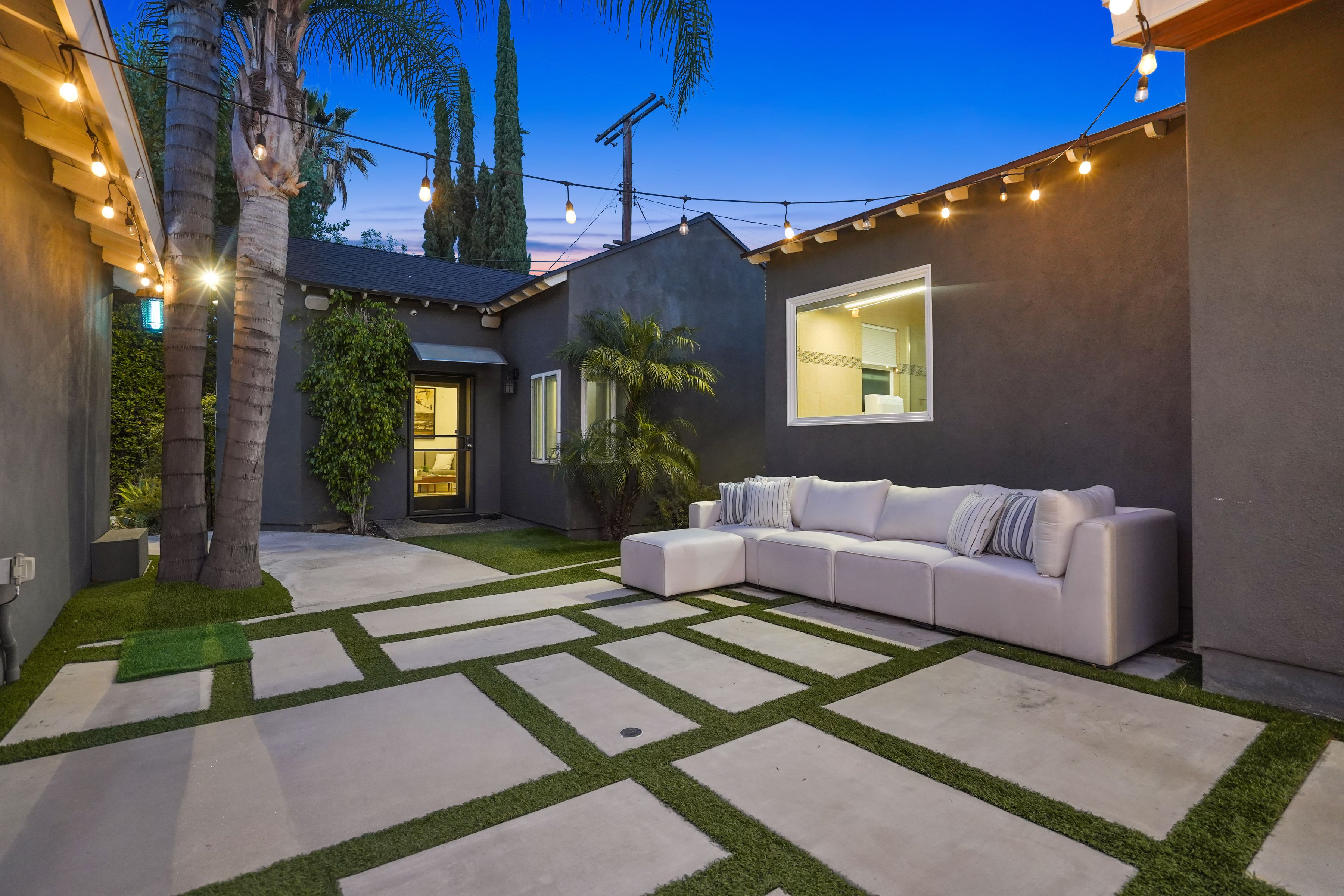  4744 Camellia Avenue - 物件實景