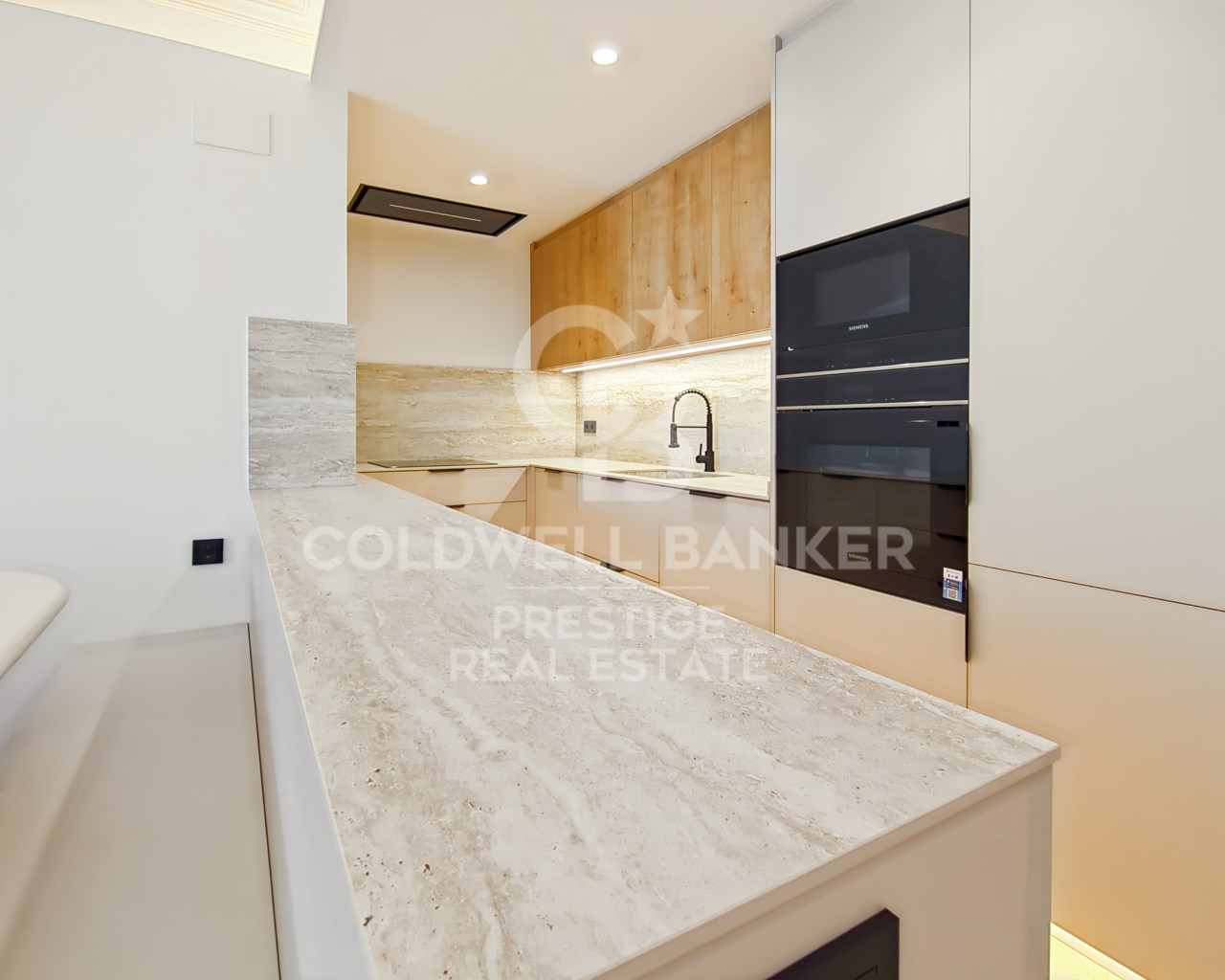 Barcelona, Catalonia, ES, 4 Bedrooms Bedrooms, ,2 BathroomsBathrooms,Residential,For Sale,1708054