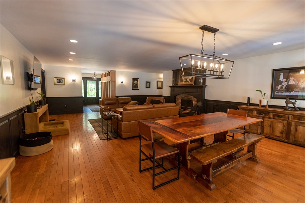 Hardwick, Massachusetts, 01037, United States, 5 Bedrooms Bedrooms, ,5 BathroomsBathrooms,Residential,For Sale,1904254